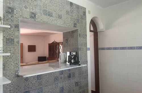 Quatrim do Sul House | Holiday Home 'Bela Vista Retreat - Lavender' with Sea View, Wi-Fi and Air Conditioning