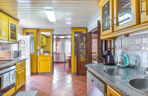 Terras de Bouro House | Holiday Home 'Casa D'Aldeia' with Mountain View, Wi-Fi and Air Conditioning