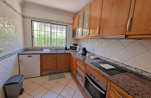 Santa Eulalia House | Holiday Home 'Charming Albufeira' with Shared Pool, Wi-Fi and Air Conditioning