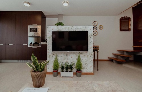 Ponte de Lima House | Holiday Home 'Fonte Do Pinheiro Boutique' with Mountain View, Wi-Fi and Air Conditioning