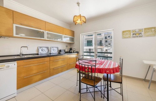 Ericeira House | Holiday Home 'Ocean Villa Ericeira' with Sea View, Private Terrace and Wi-Fi