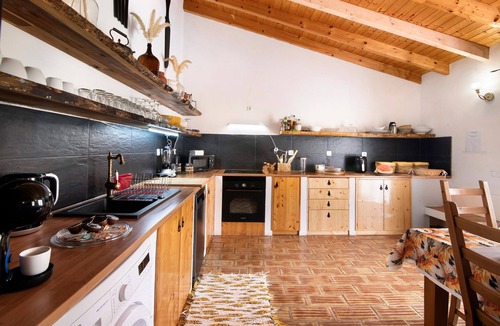 Fonte do Bispo House | Holiday Home "Quinta do Silêncio T4" with Mountain View, Shared Pool & Wi-Fi