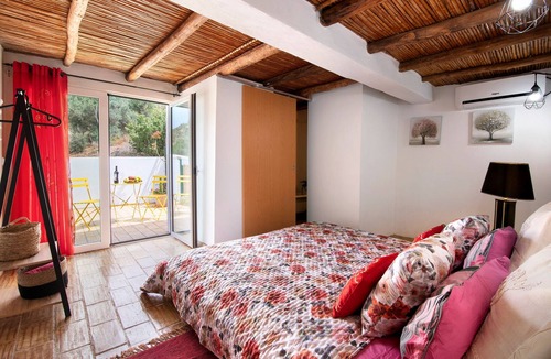 Fonte do Bispo House | Holiday Home "Quinta do Silêncio T4" with Mountain View, Shared Pool & Wi-Fi