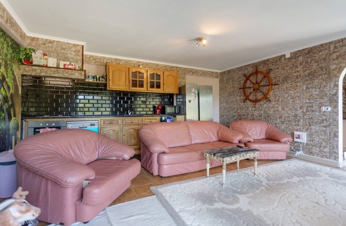 Santa Catarina House | Holiday Home 'Quinta Eva' with Private Terrace, Private Garden and Wi-Fi