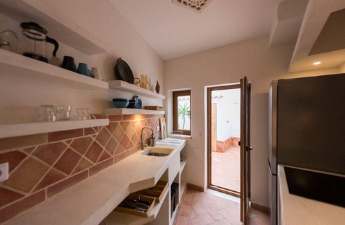 Lagos House | Holiday Home 'Unique Home in Historic Centre' with Private Terrace and Wi-Fi