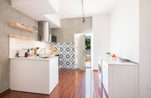 Olhao House | Holiday Home 'Vila Salero 1' with Shared Pool, Wi-Fi and Air Conditioning
