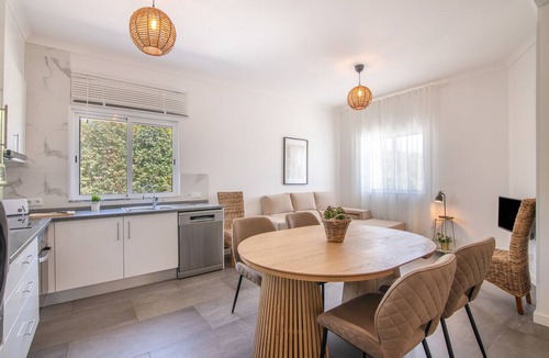 Olhao House | Holiday Home 'Vila Salero 10' with Shared Pool, Wi-Fi and Air Conditioning
