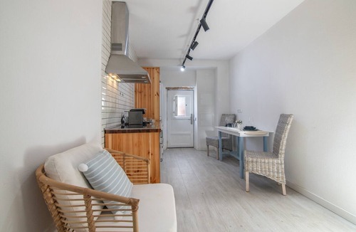 Olhao House | Holiday Home 'Vila Salero 4' with Shared Pool, Wi-Fi and Air Conditioning