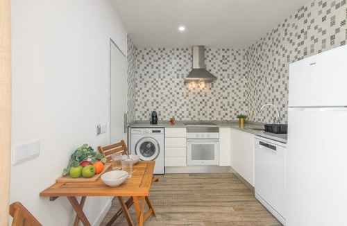 Olhao House | Holiday Home 'Vila Salero 8' with Shared Pool, Wi-Fi and Air Conditioning