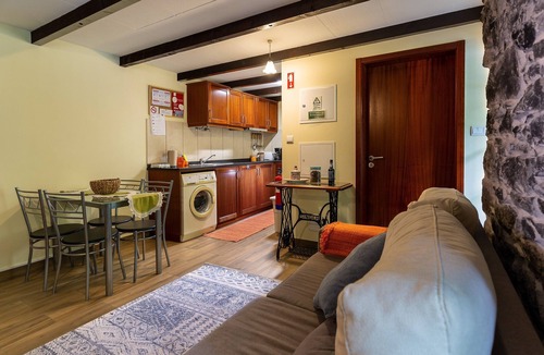 Ribeira Brava House | Holiday Home 'Villa Rústica-Casa da Lurdes' with Mountain View, Wi-Fi, Balcony and Terrace