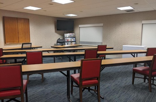 Pounding Mill Hotel | Holiday Inn Express Hotel & Suites Claypool Hill -Richlands Area by IHG