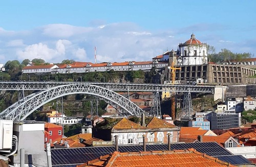 Sao Nicolau Apartment | Homerez - Appartement 3 km away from the beach for 8 ppl. with balcony at Porto