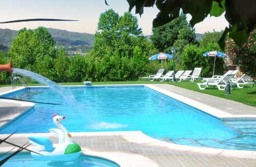 Pedraca Villa | Homerez - Villa in Pedraça, pool