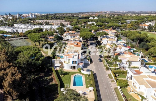 Quarteira Villa | Homerez - Villa with pool in Quarteira