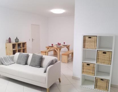 Santo da Serra House | Honey Factory House