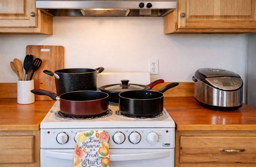 Maeda House | Hot Tub, BBQ, Spacious Family Friendly, Near Beach