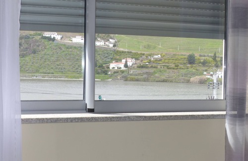 Armamar House | House by the lake "Casa da Estrogada" in Folgosa do Douro