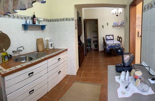 Relva House | House with garden and private parking, 5 minutes from the city center.