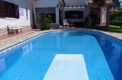 Verdizela House | House with garden and swimming pool (5 Kms from the beach and 3 km from the Golf)