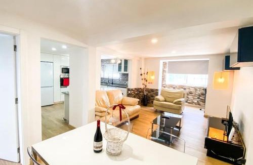Linda-a-Velha Apartment | HU2i - In&Out Carcavelos