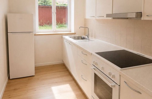 Aalborg Apartment | Java Themed Apartment Near Central St in Aalborg