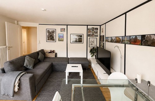 Aalborg Apartment | Java Themed Apartment Near Central St in Aalborg