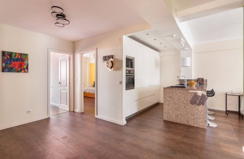 Carcavelos Apartment | JOIVY Impressive 2-bed flat near the beach