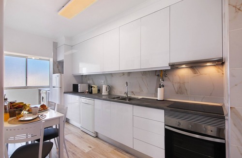 Se Apartment | Justo's House Apartment with Private Terrace, Wi-Fi and Air Conditioning