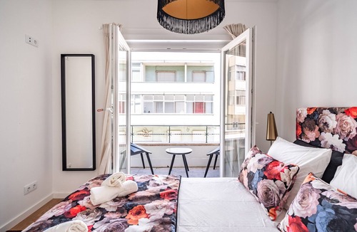 Sao Domingos de Benfica House | Keluak Apartment, Wifi, Balcony !new!