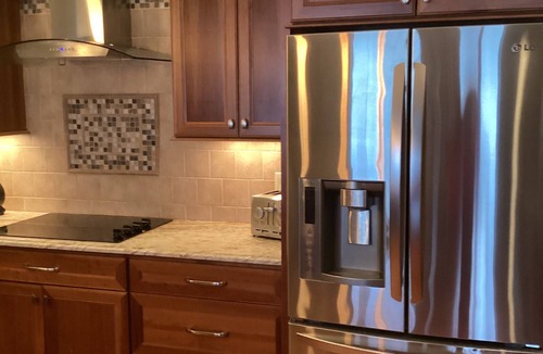 Geneva-on-the-Lake Condo | LAKEVIEW PENTHOUSE 406 3br/2.5bath. Rent 4 get 5th free ask!- 2 king bed suites