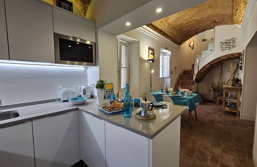 Olhao Villa | Limoncello: typical house, top location, renovated, stylish, barbecue, terrace