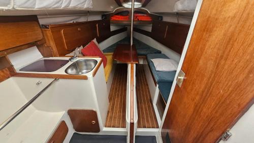 Parque das Nacoes Boat Rental | Lisboa Barco Ilinx Marina Parque das Nações
