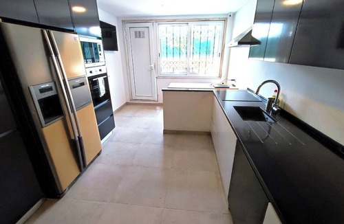 Olivais Apartment | Lisbon Airport GuestHouse Gal – Twin Bedroom