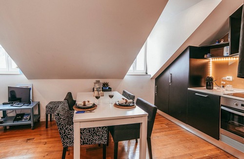 Alcalar Apartment | Lisbon Apartment with Picturesque City Views