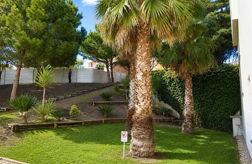 Carnide Apartment | Lisbon Luxury T1: Free Pool, Tennis, Gym, Game Room & Parking