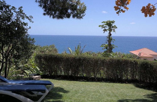 Arco da Calheta Cottage | Little Cottage by the sea