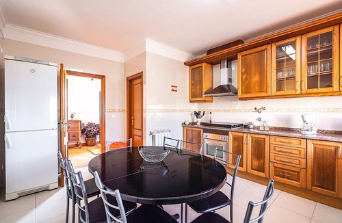 Azenhas do Mar House | Lonicera Villa, Central Heating, Wifi, Garden, Pool!New!