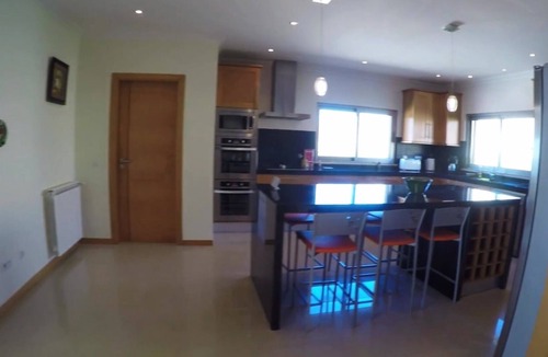 Foz do Arelho Villa | Luxurious villa with Fantastic views, heated pool, 5min walk to beach