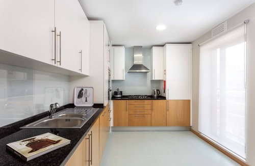 Olhao Apartment | Luxury 1-Bedroom Apartment with Rooftop Pool, Village Marina, Olhão