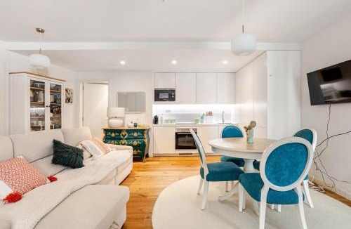 Linda-a-Velha Apartment | Luxury apartment near the beach