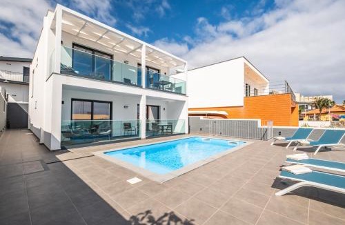 Canical Apartment | Luxury Seafront Escape II