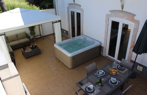 Luz de Tavira Apartment | "Luz House" charming apartment with Jacuzzi