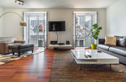 Sacramento Apartment | LV Premier Chiado CH