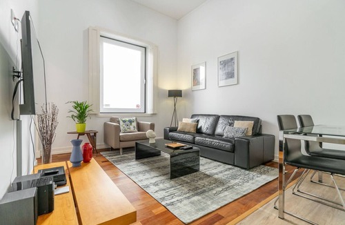 Sacramento Apartment | LV Premier Chiado CH8- comfortable, AC, lifts