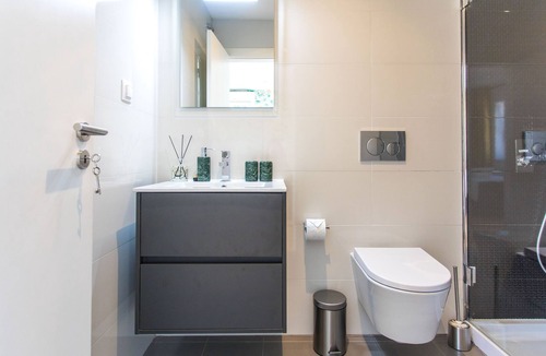 Santo Amaro Apartment | Lx Factory with Amazing View & Free Street Parking