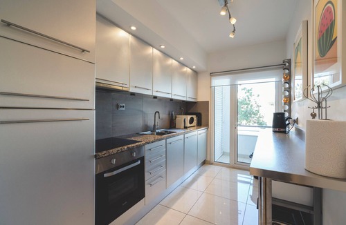 Telheiro Apartment | Marina Apartment | Poolside Balcony | Walk to Town & Beaches