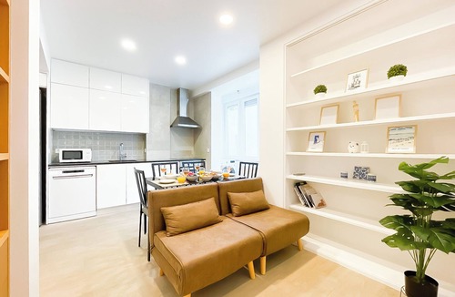Linda-a-Velha Apartment | Modern 3 Bedroom Apartment Near Belém - Lisbon
