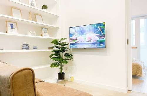 Linda-a-Velha Apartment | Modern 3 Bedroom Apartment Near Belém - Lisbon