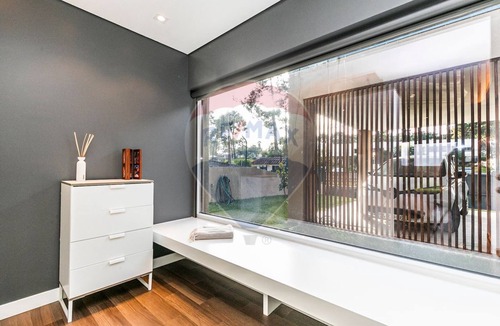 Verdizela Villa | Modern 4-Bed Villa 4K beach 30k Lisbon