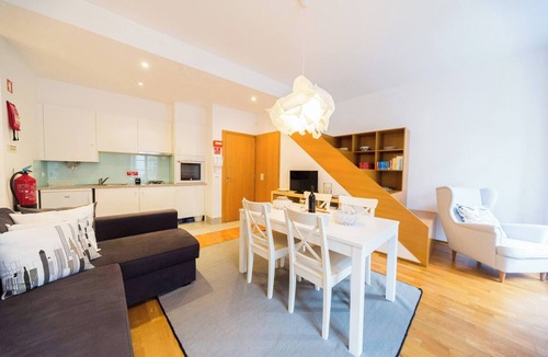 Monserrate Apartment | Modern Apartment in City Center - Sta Luzia view